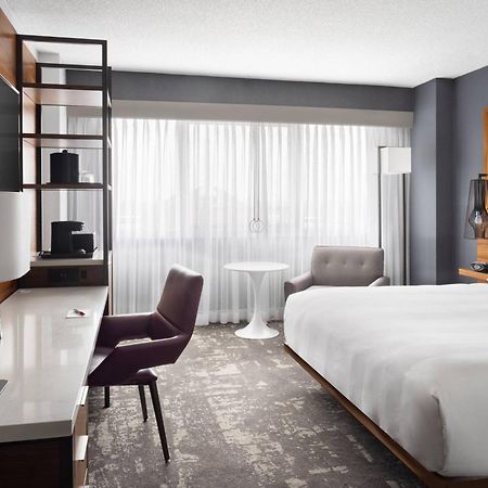 Отель Marriott Greensboro Downtown Экстерьер фото