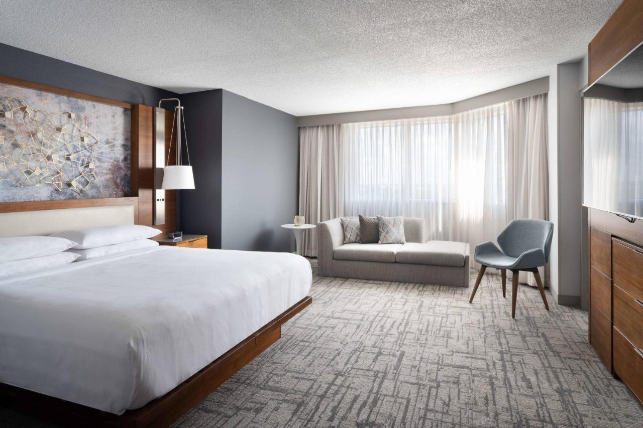 Отель Marriott Greensboro Downtown Экстерьер фото