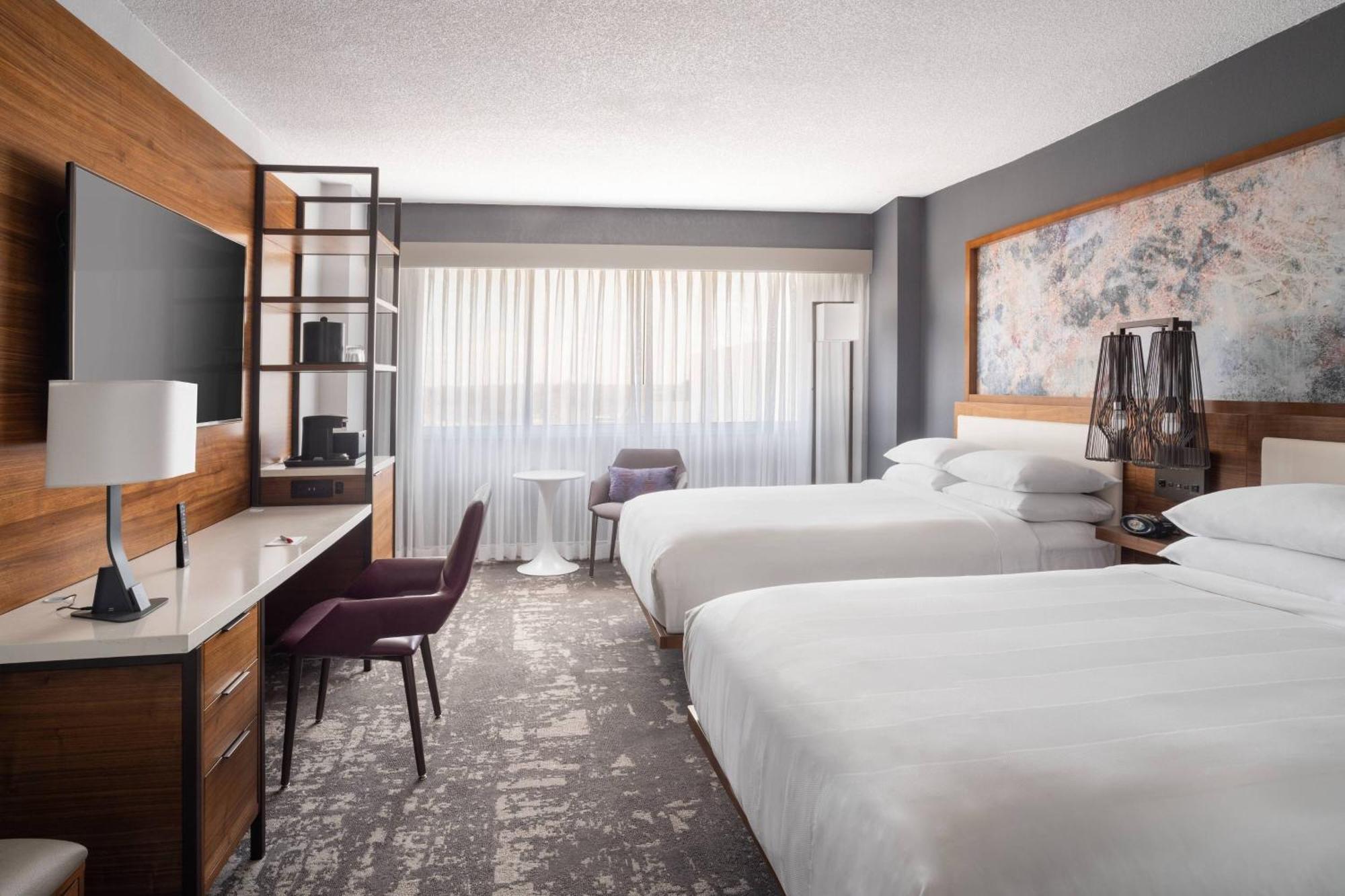 Отель Marriott Greensboro Downtown Экстерьер фото